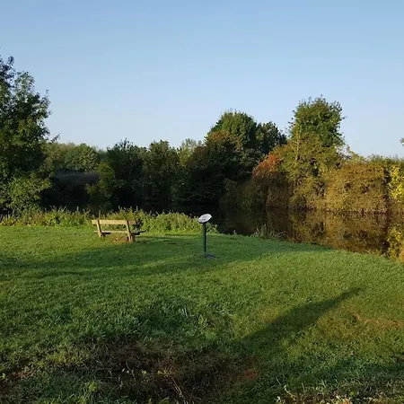 A La Ferienhaus Saint Pavace