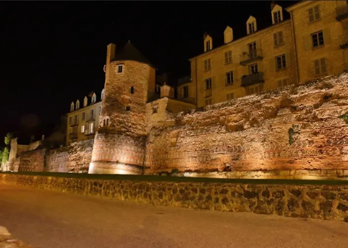 à La * Saint Pavace